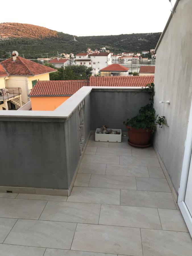 Apartment Laguna Vinišće Exteriör bild