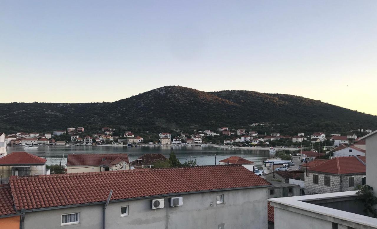 Apartment Laguna Vinišće Exteriör bild