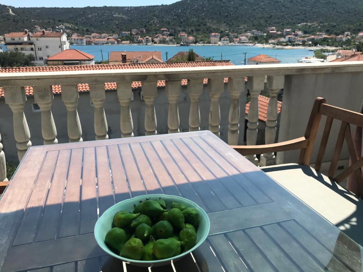 Apartment Laguna Vinišće Exteriör bild